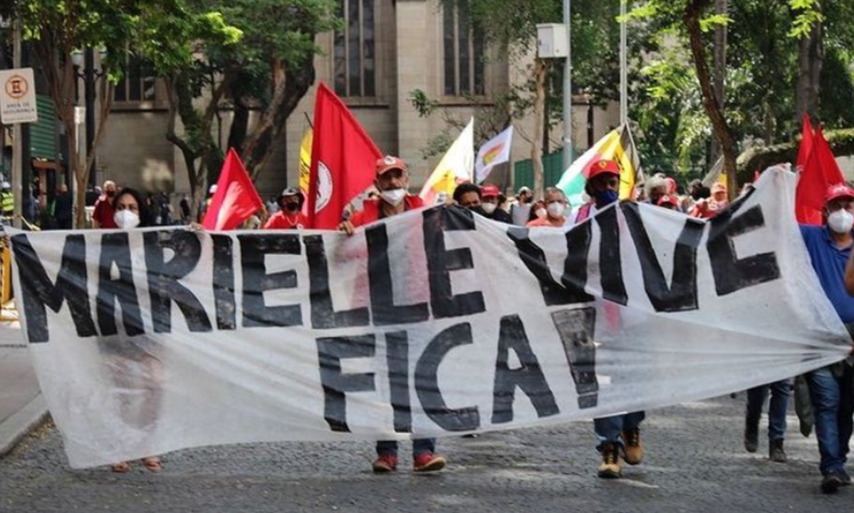 Manifestantes protestam contra despejo de acampamento do MST em Valinhos (SP). Foto: Julia Gimenez/MST 