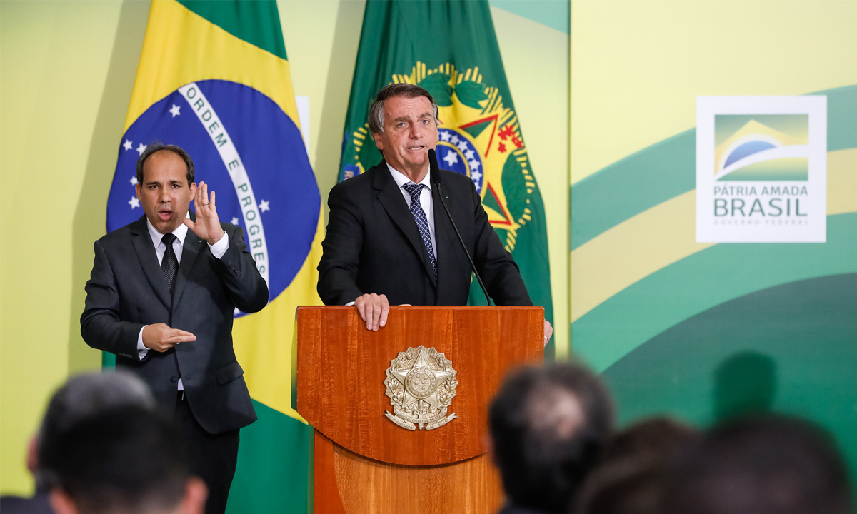 Bolsonaro promete prorrogar desoneração da folha: ‘Brasil está no pós-pandemia’