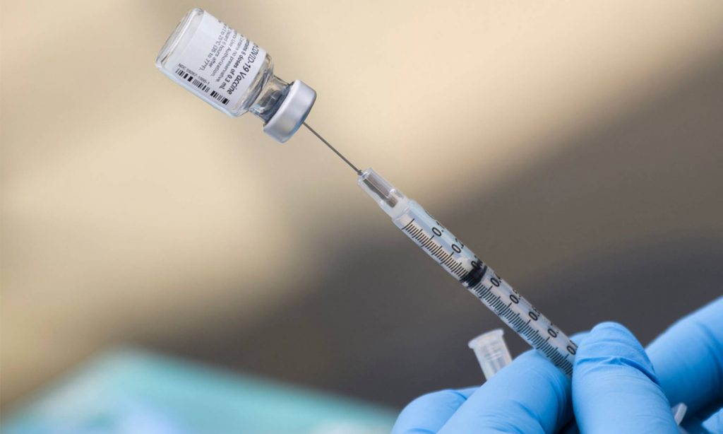 Polícia faz batidas contra negacionistas antivacina em várias cidades da Itália