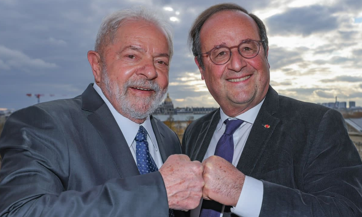 ‘Você é esperança para o Brasil’, diz François Hollande a Lula após encontro em Paris