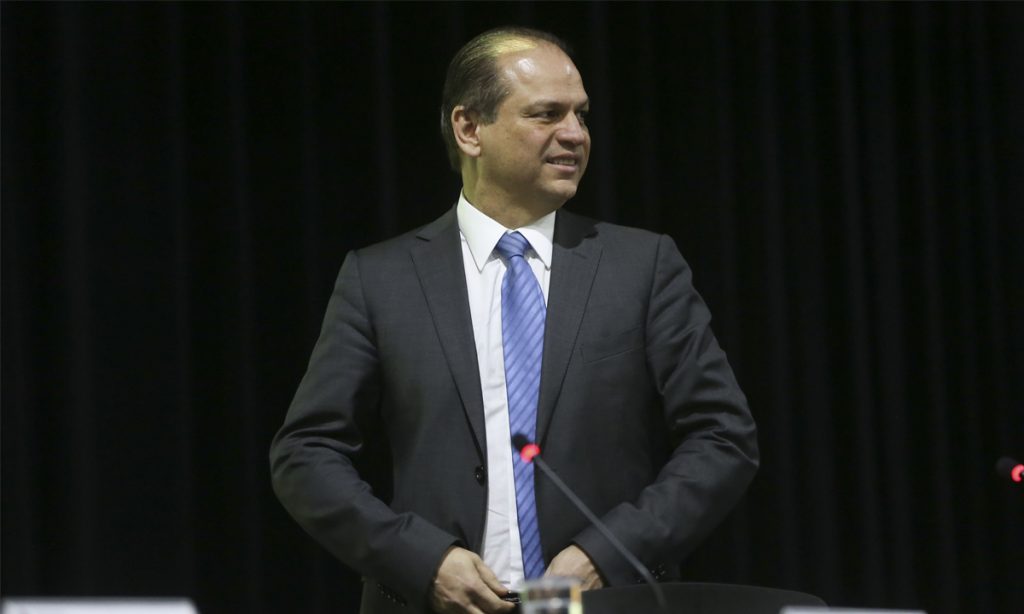 Líder do governo Bolsonaro defende ‘enquadrar’ o Judiciário e reforça ofensiva contra o STF