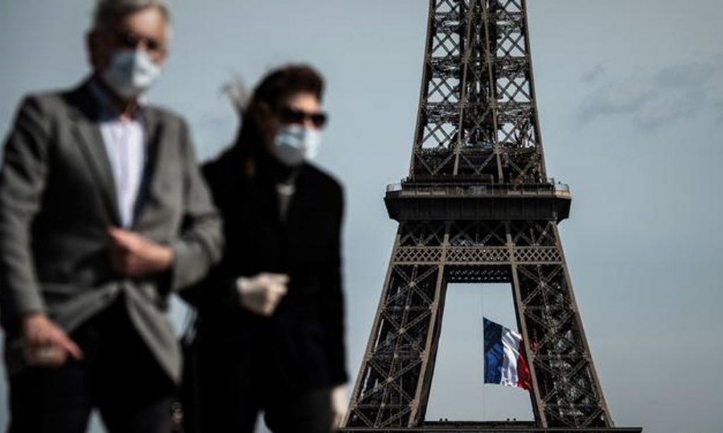5ª onda: Holanda decreta toque de recolher e Paris volta a exigir máscara ao ar livre