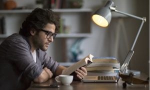 Clubes de leitura por assinatura crescem na pandemia e alcançam novos públicos