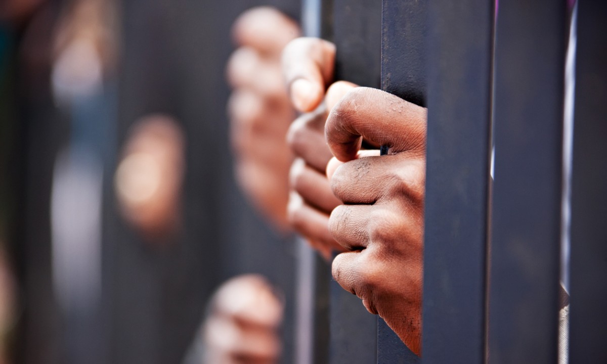 Presidente do Equador indulta réus com doenças graves para reduzir população carcerária