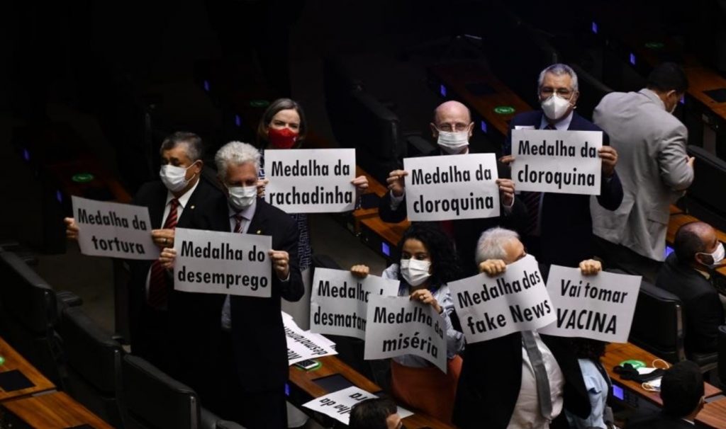 Oposição reage ao novo aumento de combustível: ‘ Incompetência de Bolsonaro e Guedes’