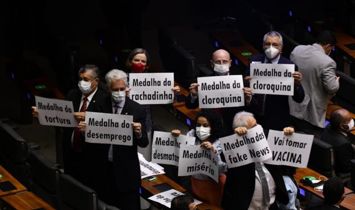 Oposição reage ao novo aumento de combustível: ‘ Incompetência de Bolsonaro e Guedes’