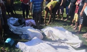 Após operação da PM, moradores encontram corpos em comunidade de São Gonçalo