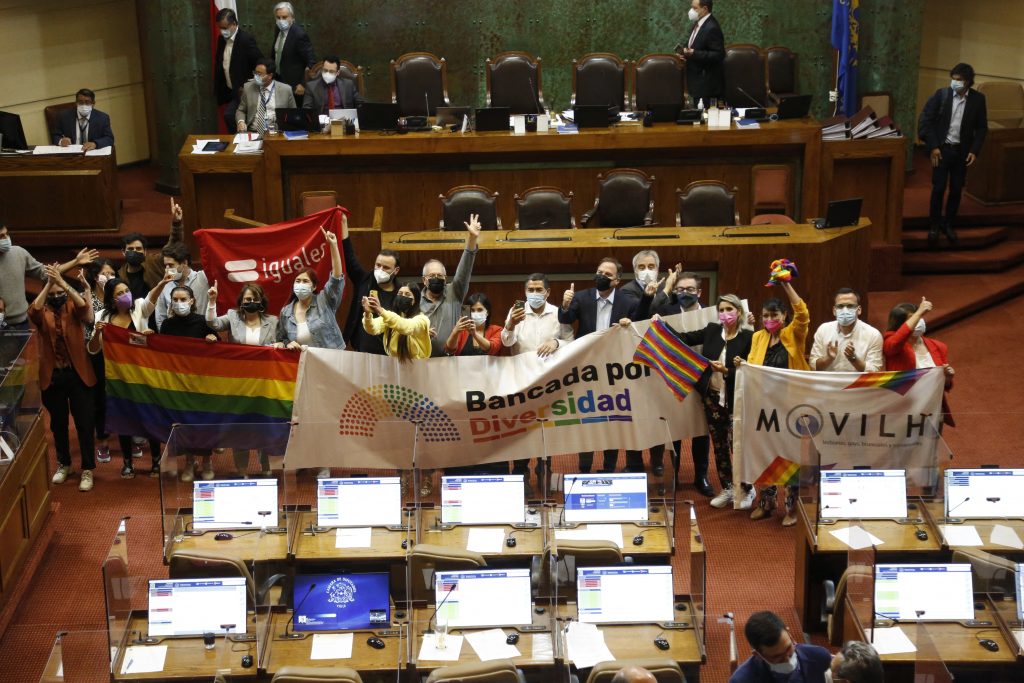 Congresso do Chile aprova casamento homoafetivo