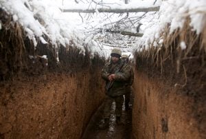 Rússia anuncia fim das manobras perto da fronteira ucraniana