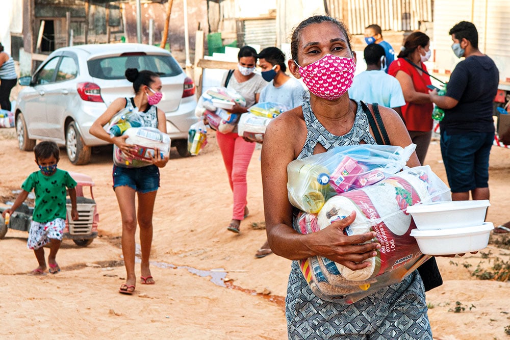 Pandemia provocou retrocesso de “20 anos” na situação das mulheres, diz agência da ONU