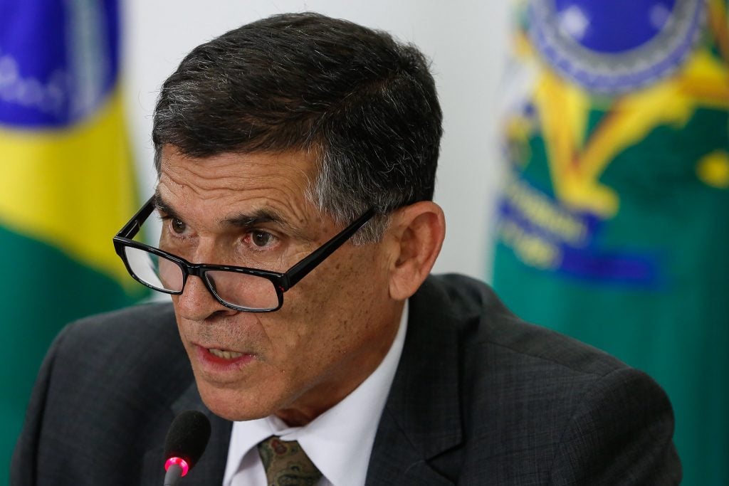 Santos Cruz: A capacidade intelectual dos bolsonaristas é chamar alguém de comunista