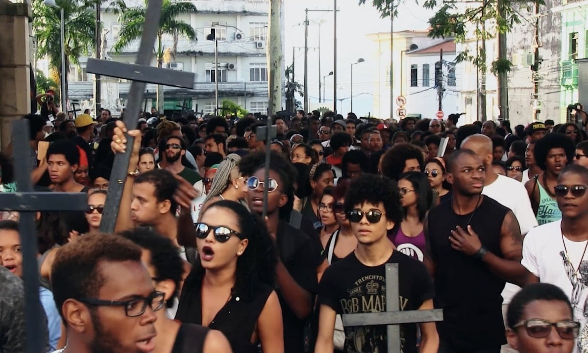 Filme trata da morte de negros e a violenta política de segurança pública
