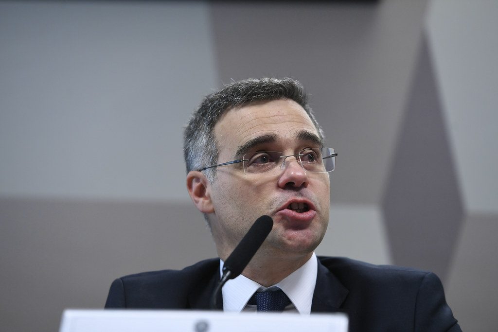 André Mendonça defende Estado laico: ‘Na vida, a Bíblia. No Supremo, a Constituição’