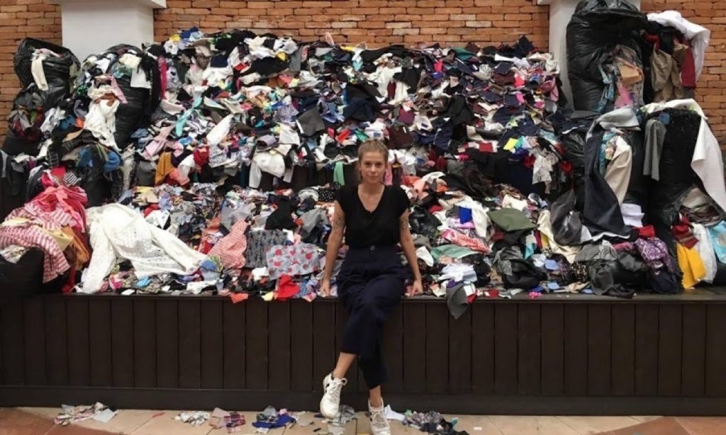Os excessos, a superprodução e o consumo consciente na moda com a chegada do Natal