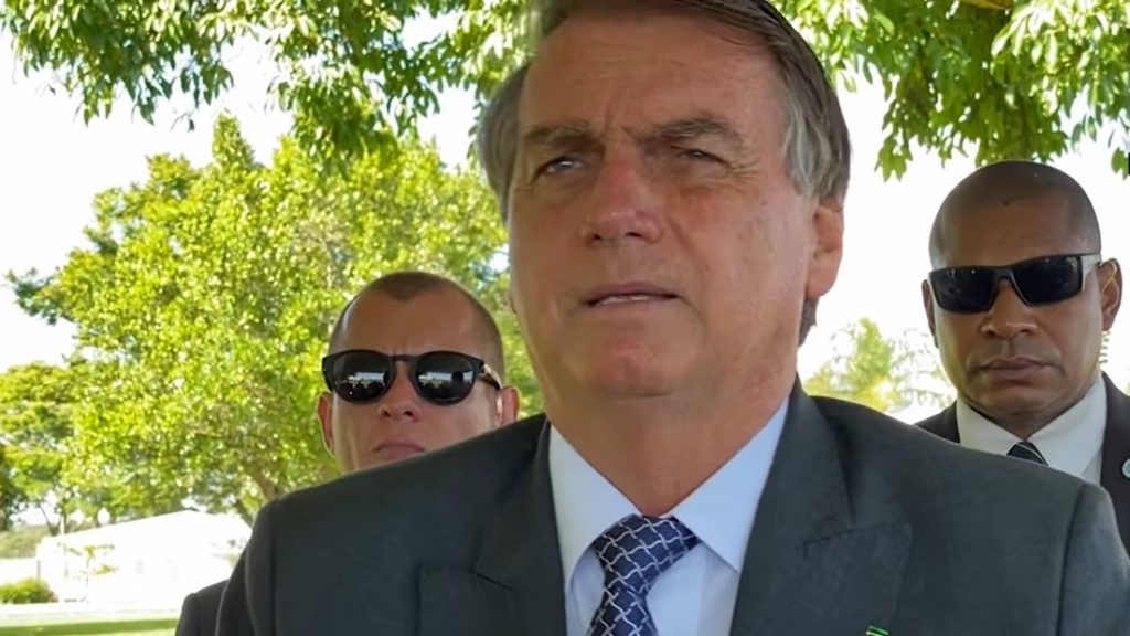 ‘Se Dilma tivesse concluído o mandato, Lula teria sido eleito em 2018’, diz Bolsonaro