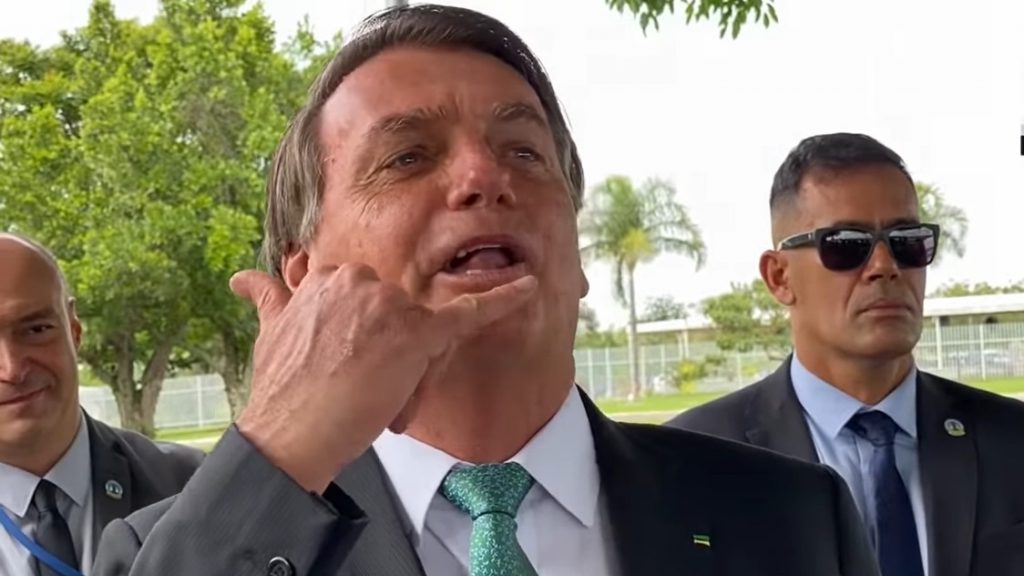Vacina para crianças estimula ativismo de bolsonaristas contra o imunizante