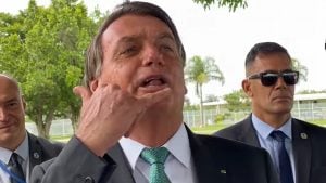 Bolsonaro critica passaporte sanitário no dia que a medida foi adotada pelo governo