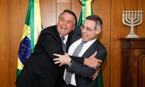 Posse de Mendonça no STF só terá vacinados ou testados. O que fará Bolsonaro?