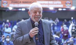 Lula mantém favoritismo em todos os cenários para 2022 e Moro cai, diz pesquisa