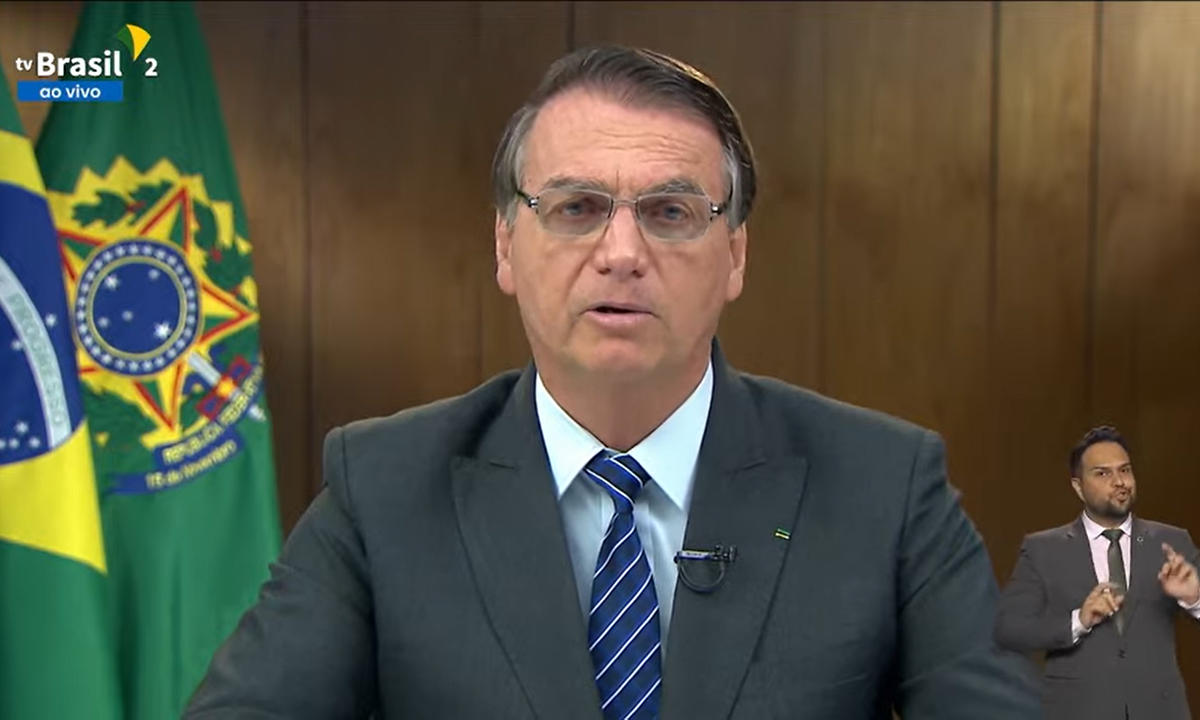 Em evento de Biden, Bolsonaro ignora estudos e diz que se empenha em proteger direitos humanos