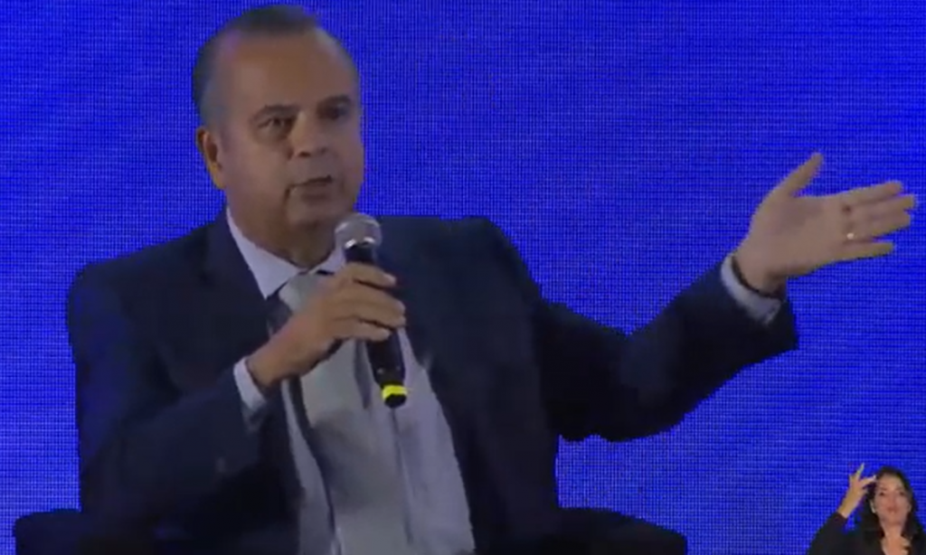 Ministro diz que flanelinha no Rio de Janeiro ganha 4 mil reais por mês