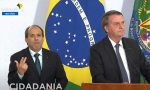 'Governo não deixou de poupar esforços para que todos se vacinassem', diz Bolsonaro