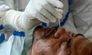 Incidência da Ômicron já é de 31,7% em oito estados, mostra levantamento