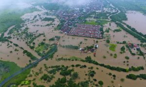 Mortes por causa de chuvas na BA chegam a 25; Rui Costa quer ajuda internacional, independentemente de Bolsonaro