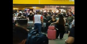 ITA deixa passageiros sem voos, e Guarulhos vive dia de revolta e confusão