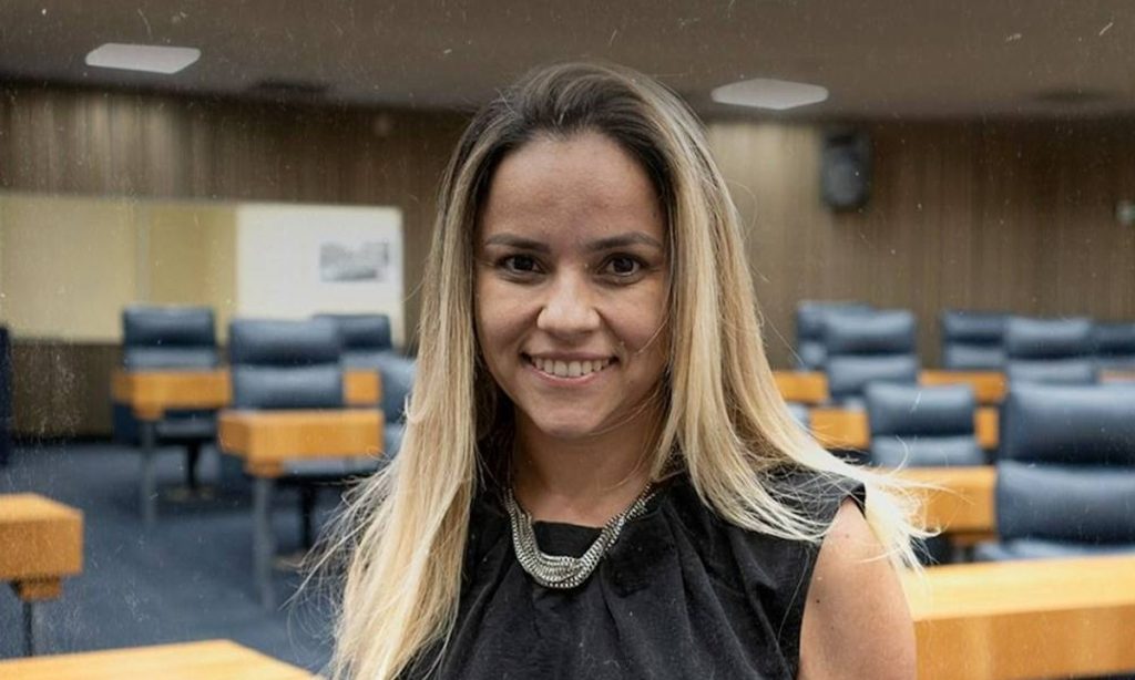 Vereadora Janaína acusa Cris Monteiro de bater sua cabeça contra parede