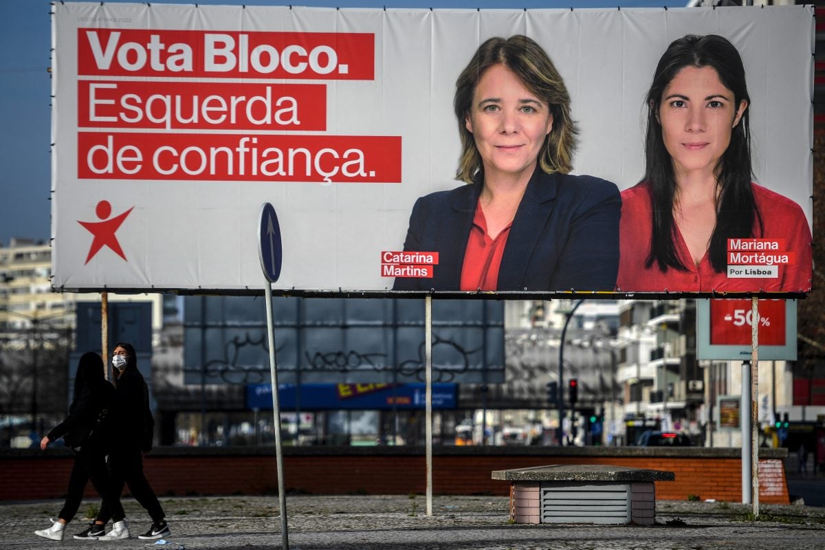 Outdoor de campanha regional do bloco da esquerda, em Portugal.

Foto: PATRICIA DE MELO MOREIRA / AFP 