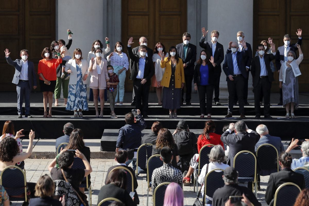 Boric e seus ministros.

Foto: JAVIER TORRES / AFP 