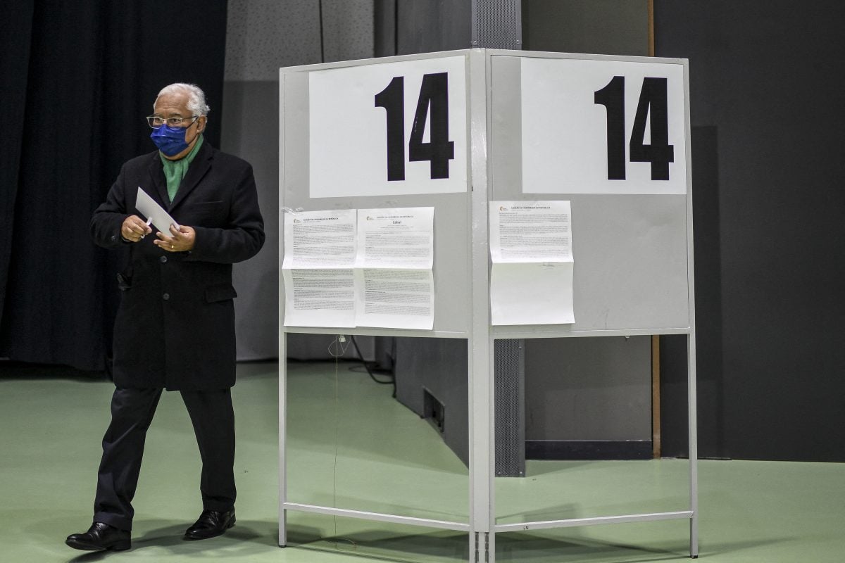 Primeiro-Ministro Antonio Costa vota nas eleições regionais de Portugal. 

Foto: PATRICIA DE MELO MOREIRA / AFP 