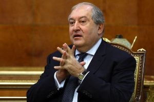 Presidente da Armênia renuncia e cita 'tempos difíceis'