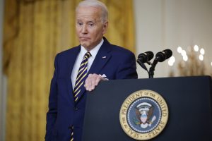 Casa Branca: Biden ainda não decidiu sobre embargo ao petróleo russo