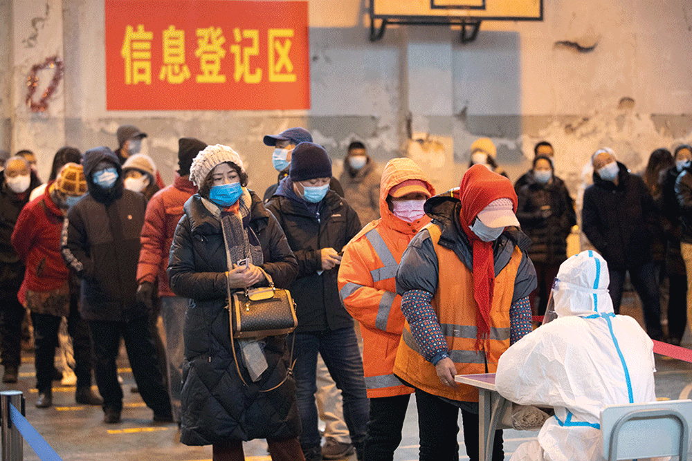 Os sacrifícios impostos à população por Pequim para esmagar o vírus
