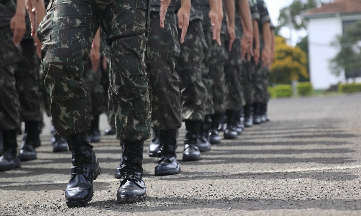 Exército mudou status militar de Bolsonaro para permitir matrícula da filha  - Radar Amazônico