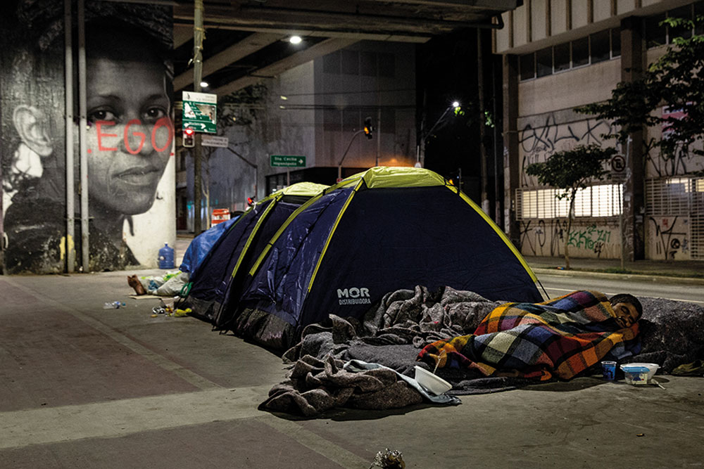 Brasil tem “boom” de população de rua, que segue invisível