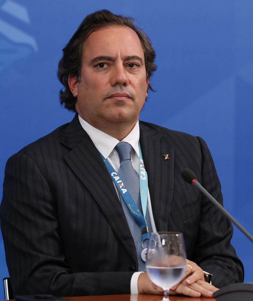 Randolfe pede convocação de presidente da Caixa para explicar denúncias de assédio sexual
