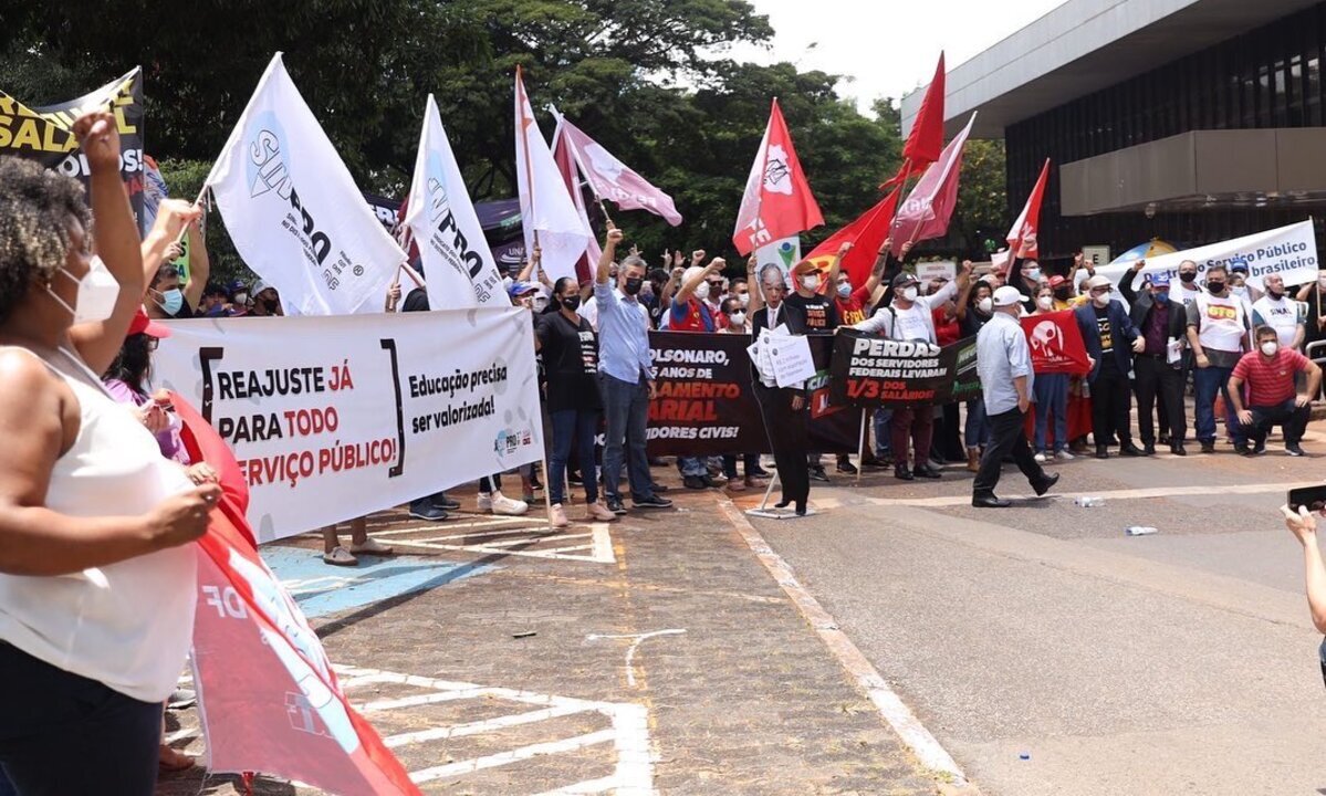 Servidores se reuniram em Brasília em janeiro para protestar por reajuste salarial e outras pautas. Foto: Fonacate 