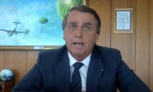 Bolsonaro insiste em dizer que Adélio não agiu sozinho na facada e revela: 'Tenho conversado com a PF'