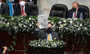 Crise se aprofunda em Honduras com instalação de duas legislaturas paralelas