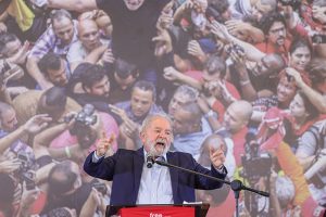 Lula tem nosso apoio incondicional, mas louvamos quem abre o coração e a mente