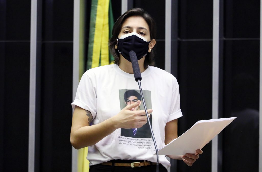 Natália Bonavides vai recorrer ao Judiciário por direito de resposta a Ratinho
