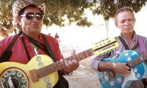 A rua como palco de música e da vida é retratada em curta-metragem