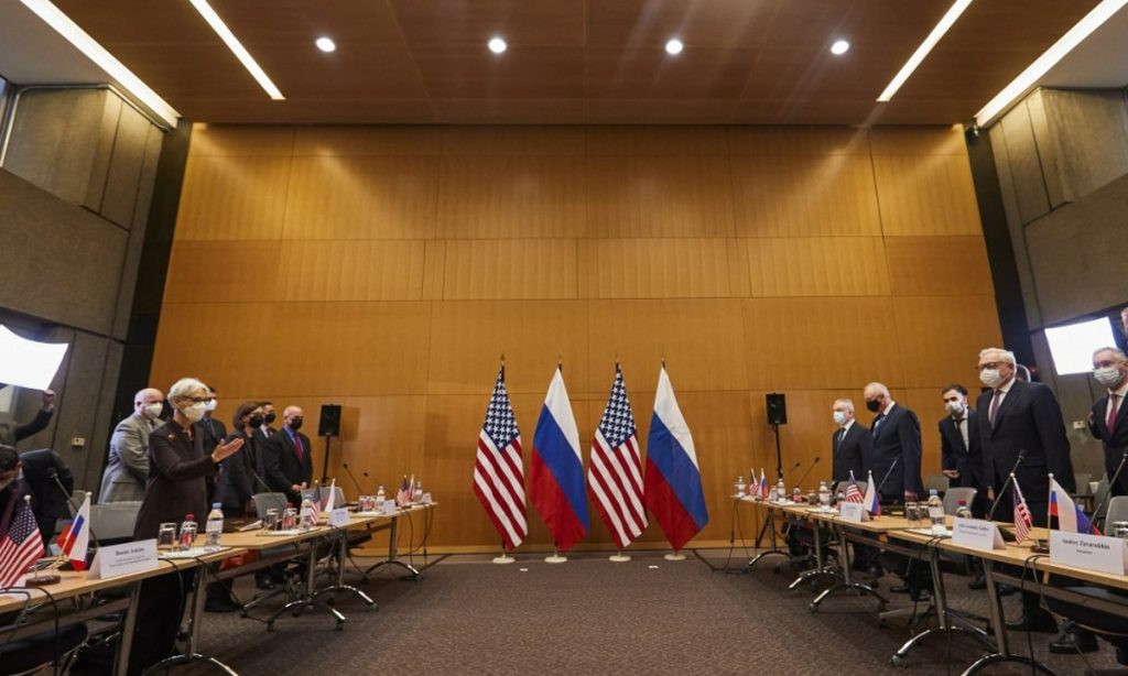 Putin e Macron mostram confiança em acordo para evitar crise com Ucrânia