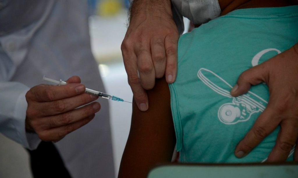 Covid-19: Ministério da Saúde anuncia cronograma de imunização com vacinas bivalentes