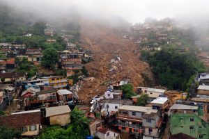Temporal em Petrópolis: número de mortos sobe a 104 e ao menos 35 pessoas estão desaparecidas