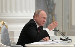 Rússia apresenta duas condições para negociar o fim de operação contra a Ucrânia