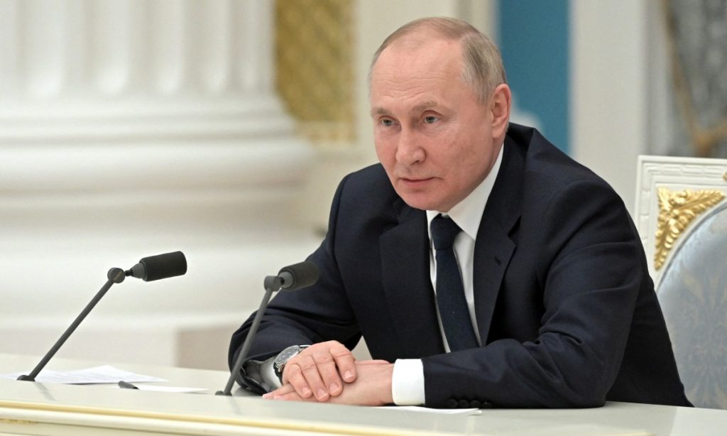 Objetivo da Rússia é mudar o governo da Ucrânia e OTAN não vai reagir, avalia Reginaldo Nasser